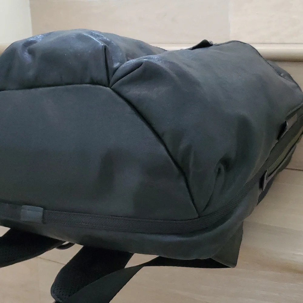 Rare Collectable: Tumi Alpha Bravo Knox Genuine Leather Backpack in Black Pole